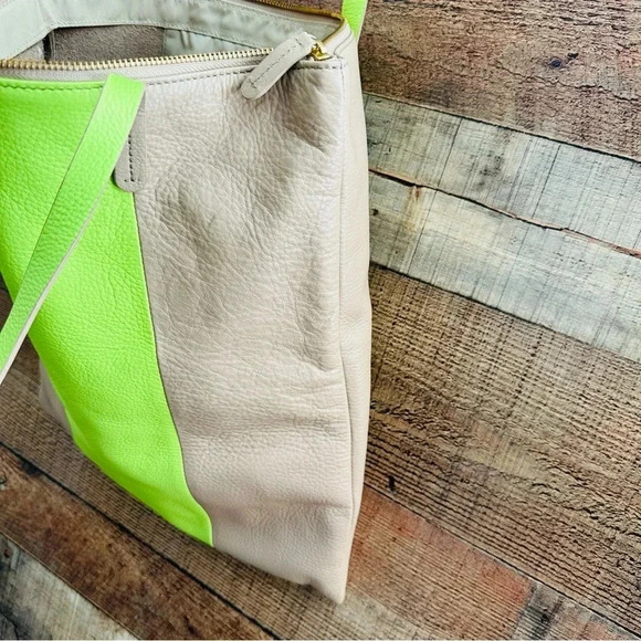 NWOT Gap Lime Cooler Leather Striped Tote - Picture 4 of 9